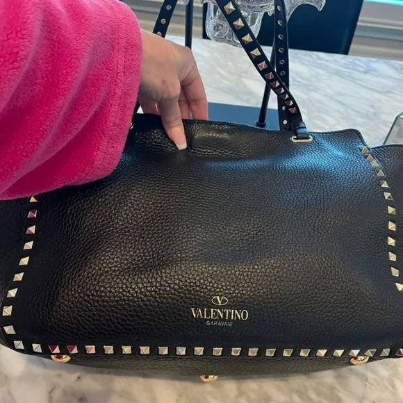 Valentino Garavani Rockstud Tote - Picture 7 of 14